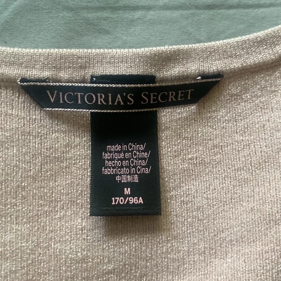 Victoria’s Secret 🌸 - Picture 3 of 3